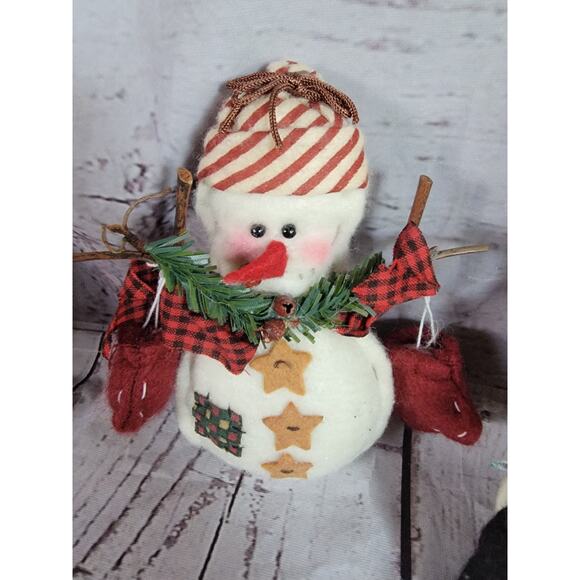 Lot 2 Fabric Felt Snowman Christmas Winter Ornaments Primitive Rustic Style - Picture 3 of 5